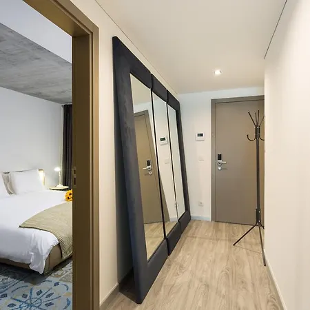 Pier Apartment *